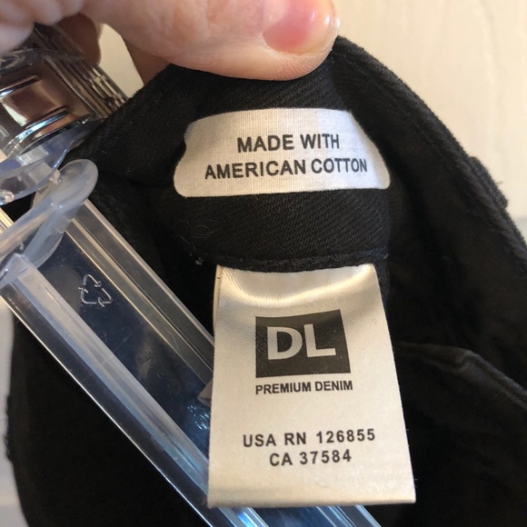 EUC DL1961 black high rise fringe size 31 shorts - Picture 5 of 8